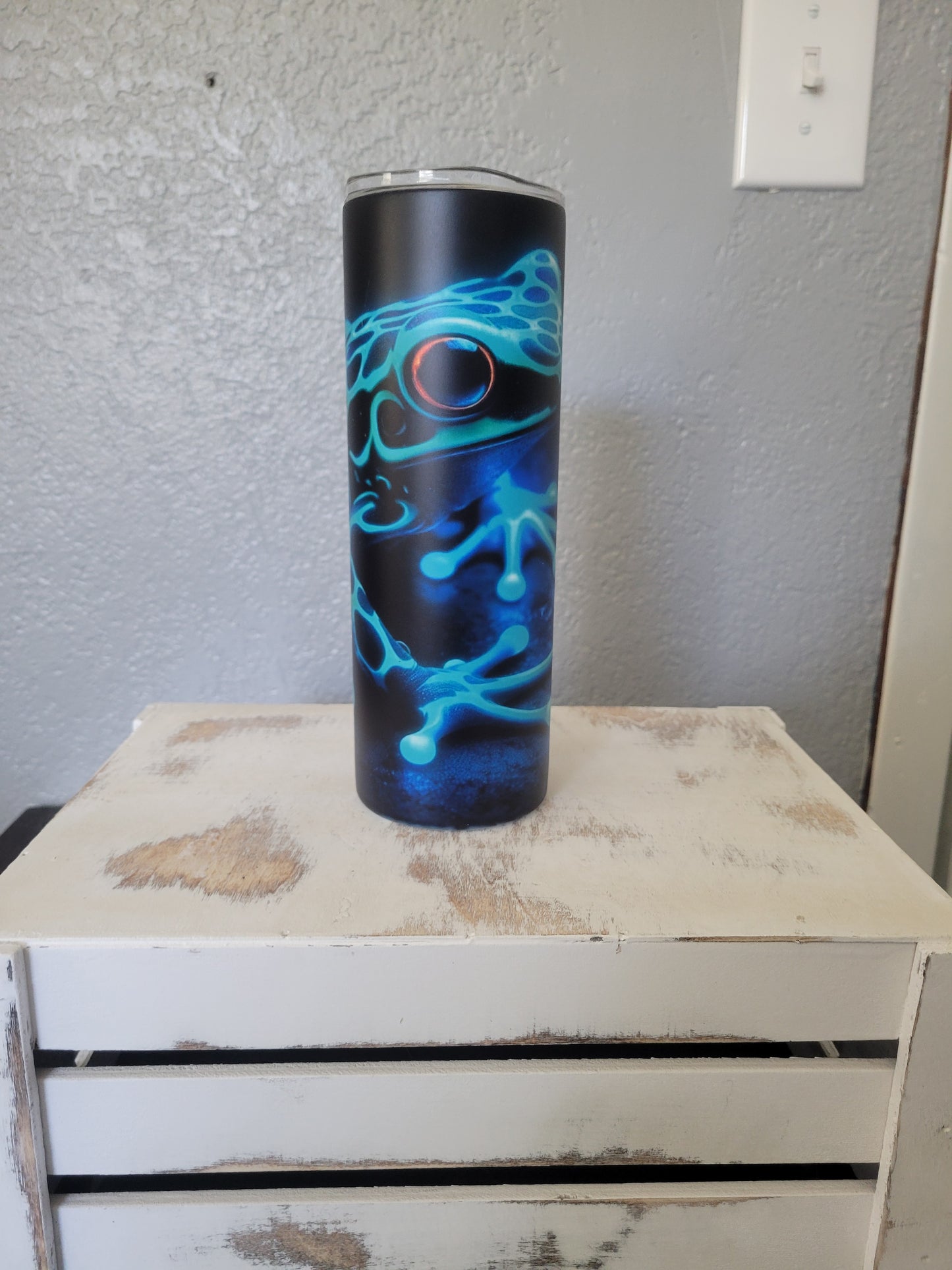 20 oz Glow in the Dark frog tumbler